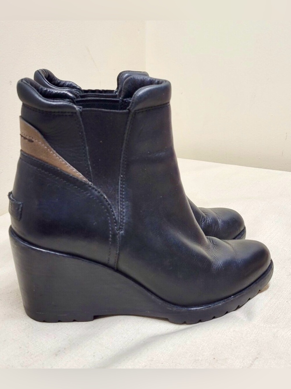 SOREL After Hours Chelsea Wedge Boots Black Leather Waterproof Size 9
